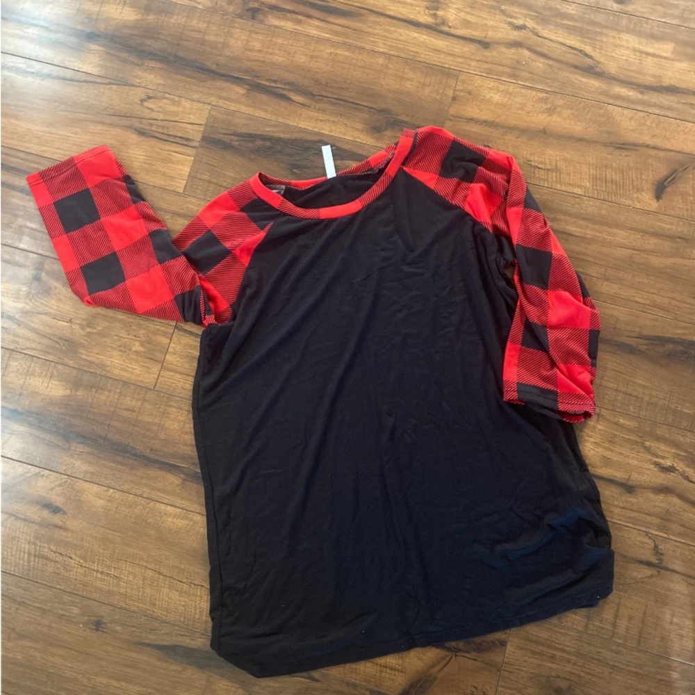 Raglan sleeve shirt